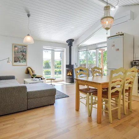 Holiday home Beautiful In With Kitchen *