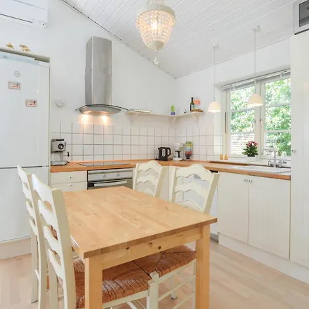 Beautiful In With Kitchen Holiday home